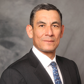Carlos Hernandez Headshot